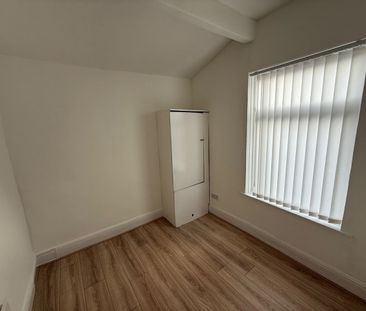 3 Bed Terraced House, Lampeter Road, L6 - Photo 2