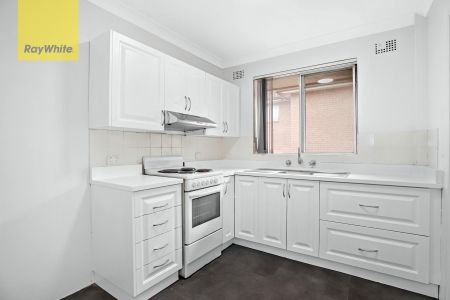 Modern 2 Bedroom Unit - Photo 3