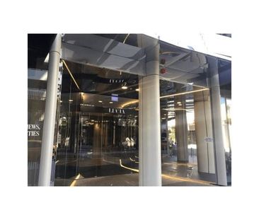 South Yarra Apartment | Panoramic Views & Luxury Living - Photo 2