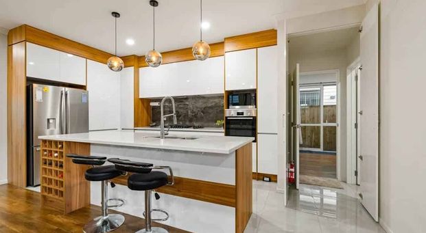 Executive Family Home in the Heart of Flat Bush – Ormiston School Zone! - Photo 1