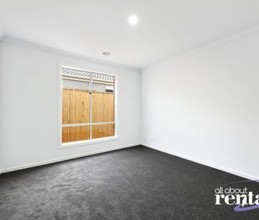 Modern 3-Bed Family Home on Quiet Lotus Street, Pakenham - Photo 2