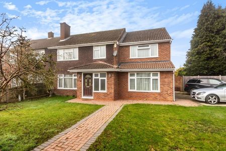 Hazell Way, Stoke Poges, Buckinghamshire,SL2 - Photo 5