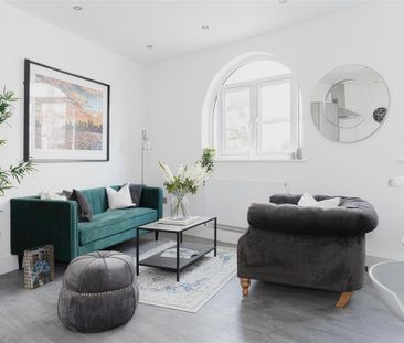 2 bedroom semi-detached house to rent - Photo 2