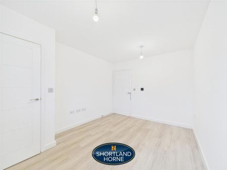 2 bedroom semi-detached house to rent - Photo 4