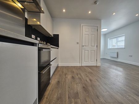 Elmhurst Road, Birmingham - Photo 5