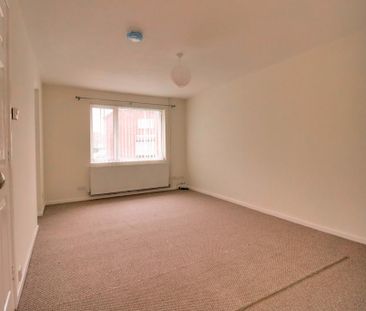 2 bedroom semi-detached bungalow to rent - Photo 2