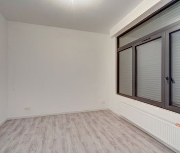 Gerenoveerd 1-slaapkamerappartement met terras in Antwerpen - Photo 2