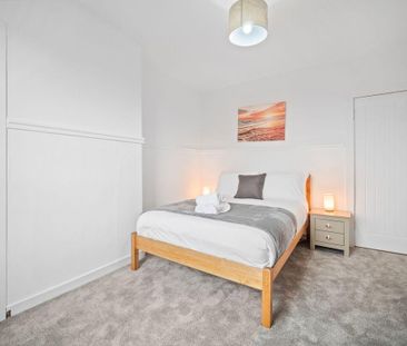 2 bedroom flat to rent - Photo 6