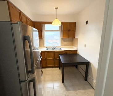 For Lease - 214 Queenslea Avenue Unit# 2nd floor Room1, Toronto, On... - Photo 6