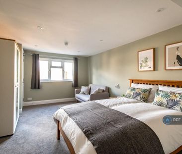 6 bedroom terraced house to rent - Photo 2