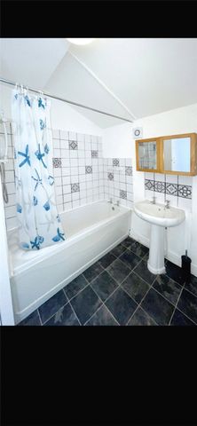 2 Bedroom Terraced - Photo 3