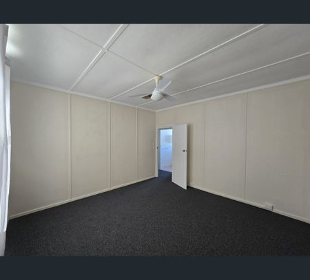 275 Knox Street, Broken Hill, NSW 2880 - Photo 2