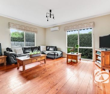 TIMELESS CHARM - Photo 2