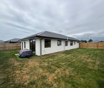 Modern and Spacious 3-Bedroom Home in Aranui - Photo 2