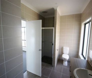 Class and style at your fingertips! - Photo 1