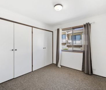 2 story, 2 bedroom townhouse - Photo 2