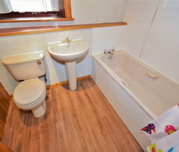 2 bedroom flat to rent - Photo 6
