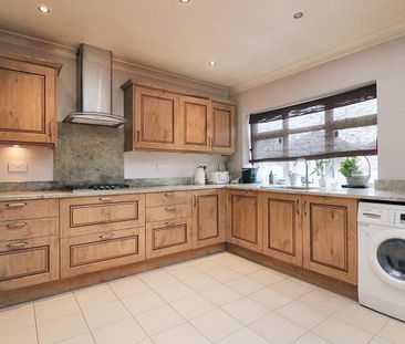 St Brides Avenue, Edgware, HA8 - Photo 5