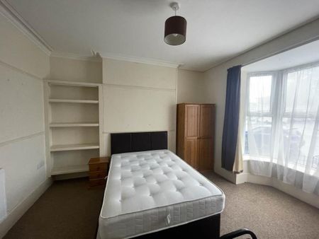 6 bedroom house to rent - Photo 3