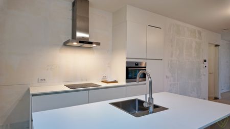 Nieuwbouw appartement met zuidgericht terras in het groene Louisepark te Eeklo! - Photo 2