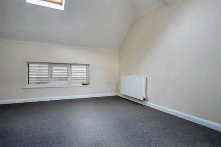 2 bedroom end of terrace house to rent - Photo 5