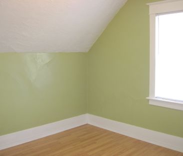 1255 RAE 3 BEDROOMS - Photo 1