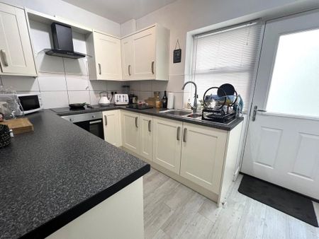 2 bedroom cottage to rent - Photo 3