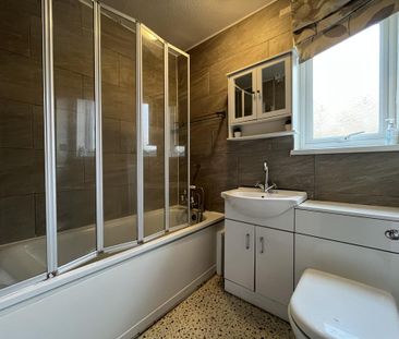 3 bedroom end of terrace house to rent - Photo 6