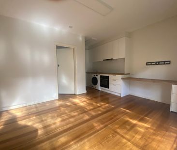 2 / 8 Walnut Street, CARNEGIE - Photo 6