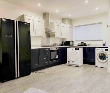 1 Beds 2 Baths - Photo 1