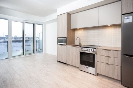 For Lease - 70 Annie Craig Drive Unit# 701, Toronto, Ontario - Photo 4
