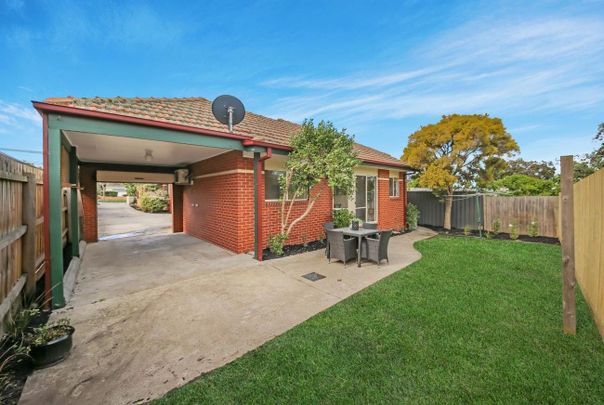 Living In The Heart Of Preston! - Photo 1