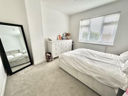 3 Bed Terraced House, Omar Road, CV2 - Photo 2