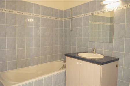 Location Appartement 2 pièces 54m² BAYEUX 14400 - Photo 3