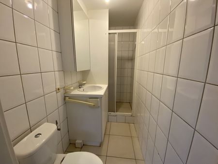 Gemeubelde studio gelegen op een toplocatie in Geel. - Photo 5