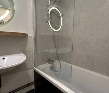 Dans Résidence Hôtelière, Studio meublé de 19 m2, Royalieu proche d... - Photo 1