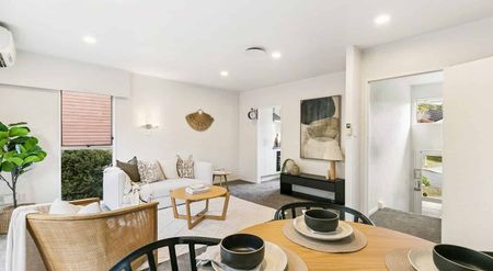 Charming 2BR Home in Churton Park - Photo 5