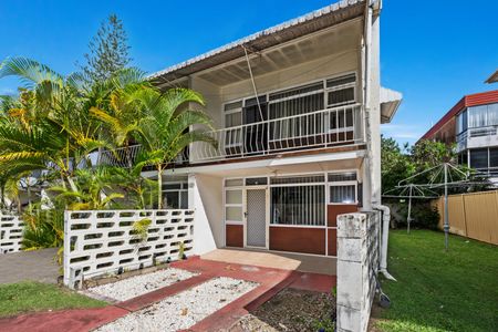 4/30 Leonard Avenue, Surfers Paradise QLD 4217 - Townhouse For Rent | Domain - Photo 2