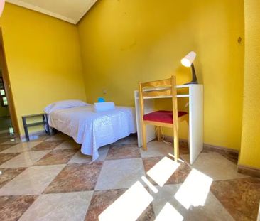 Calle del Cabo Machichaco, Madrid, Community of Madrid 28053 - Photo 6