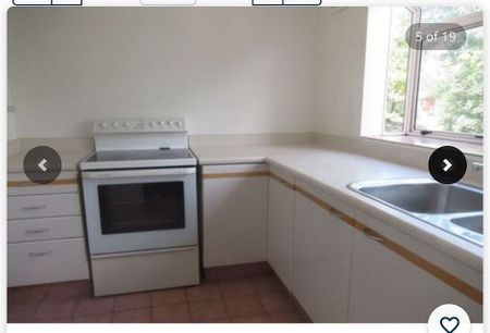 Fully furnished City Townhouse with Garage - Photo 2