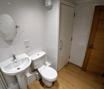 2 bedroom flat to rent - Photo 6