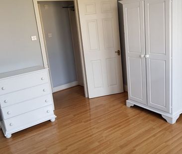 Studio Flat, Bedford Hill, SW12 - Photo 5