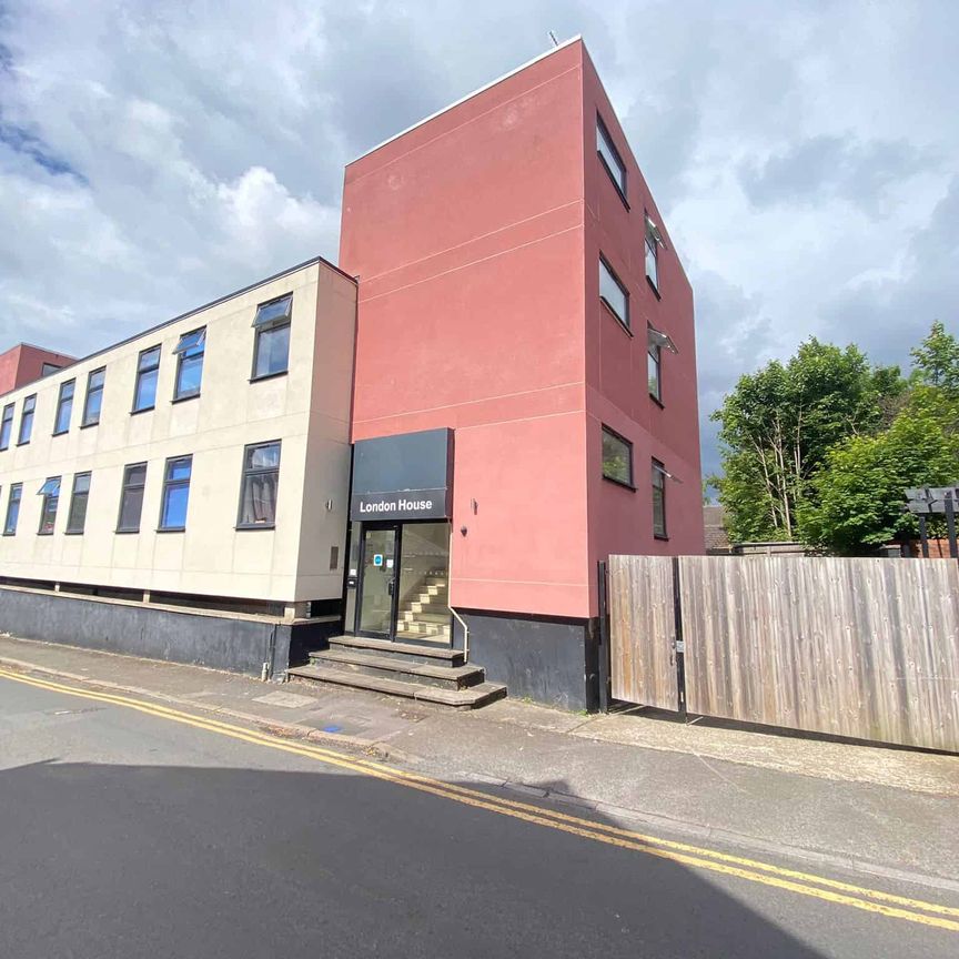 Deluxe Double Ensuite - Photo 1