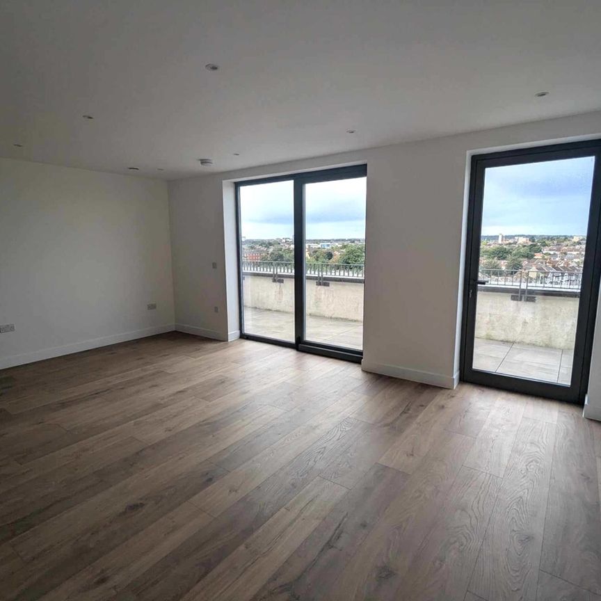 1 Bed Flat, Oto Tower, IG3 - Photo 1