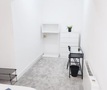 3 bedroom flat to rent - Photo 5