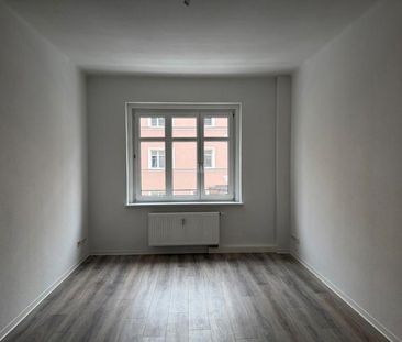 Schöne renovierte 2,5-Zimmer-Wohnung - Foto 3