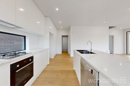 Brand New 4-Bedroom Townhouse for Rent – Contemporary Living at Its Best! - Photo 4