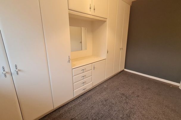 Cobden Street - Photo 1