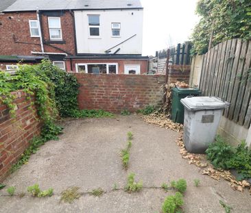 3 bed terraced house to rent in Coronation Street, Barnsley, S73 - Photo 6