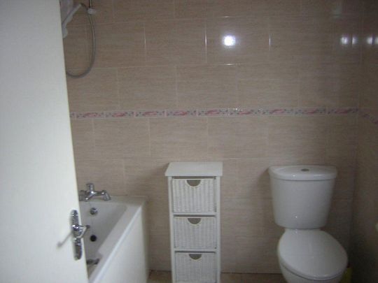 4 bedroom house to rent - Photo 1